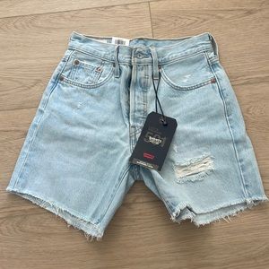 Levi 501 mid length high rise shorts, size: 24